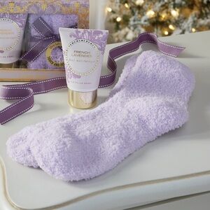 Lavender  Foot Moisturizer and Spa Sock Set